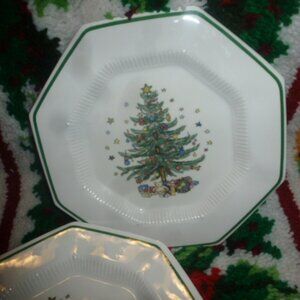 Nikko Christmastime Octagonal Dinner Plate – 10" Made in Japan | Fine Porcelain
